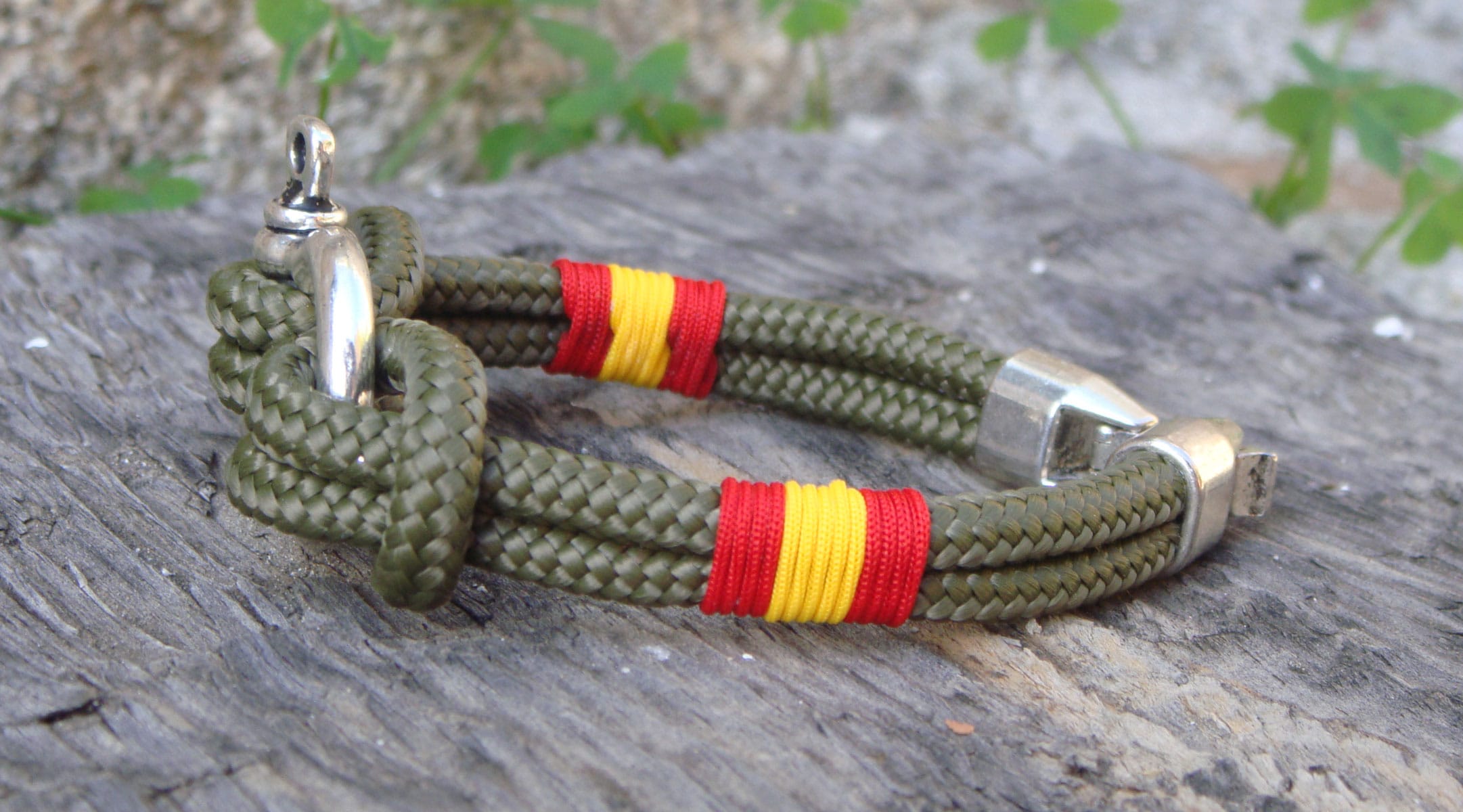 Pulsera grillete verde militar bandera de España - Imagen 4