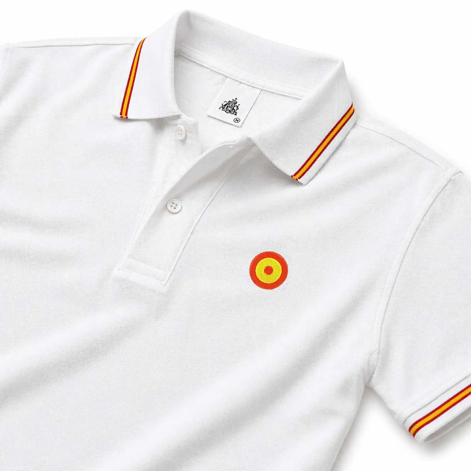 polo escarapela españa blanco vista completa con bandera de españa
