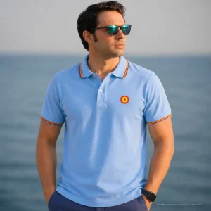 polo escarapela españa celeste hombre con bandera en cuello y mangas
