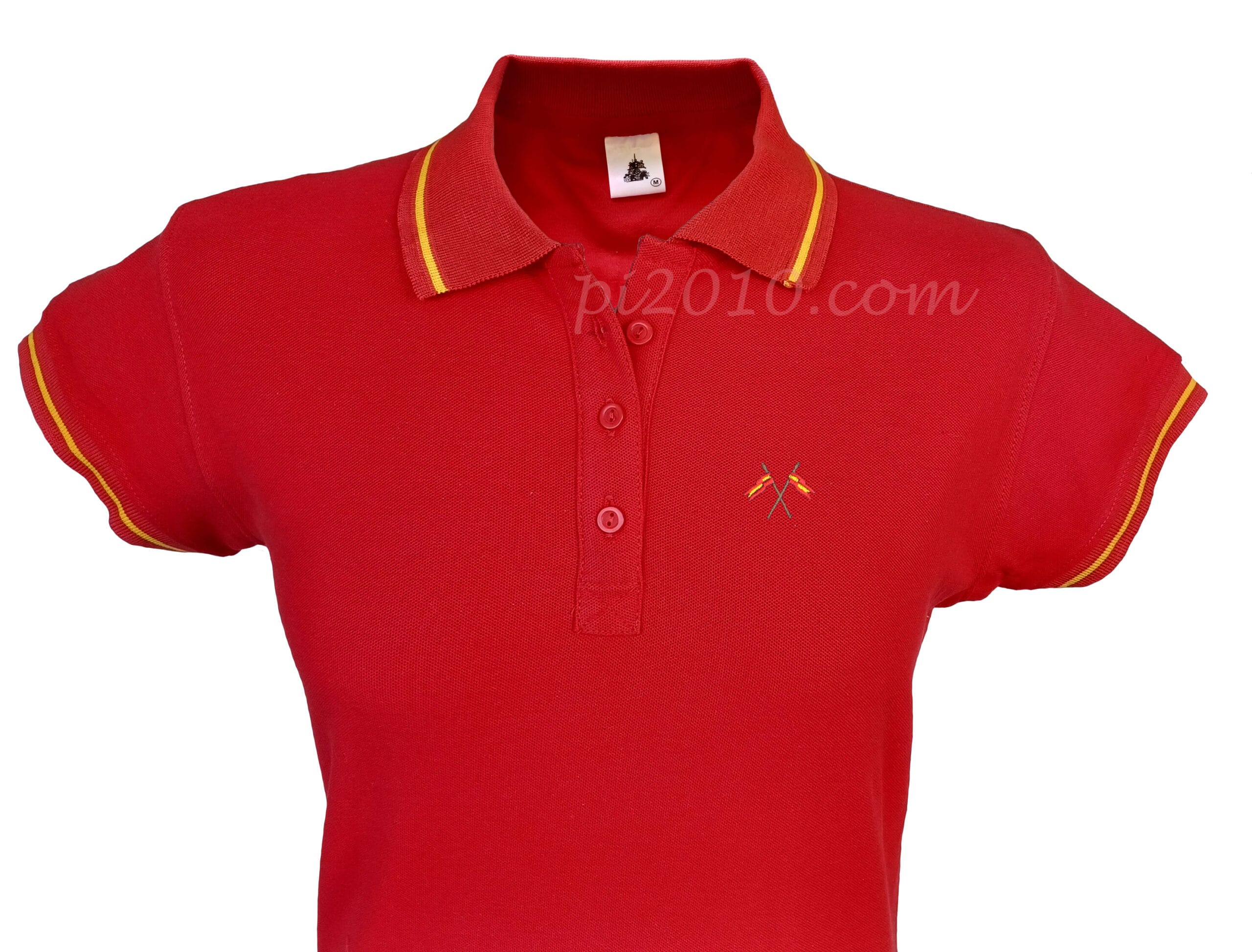 Polo rojo mujer con bordado banderas de España en pecho. Bandera de España en cuello y mangas